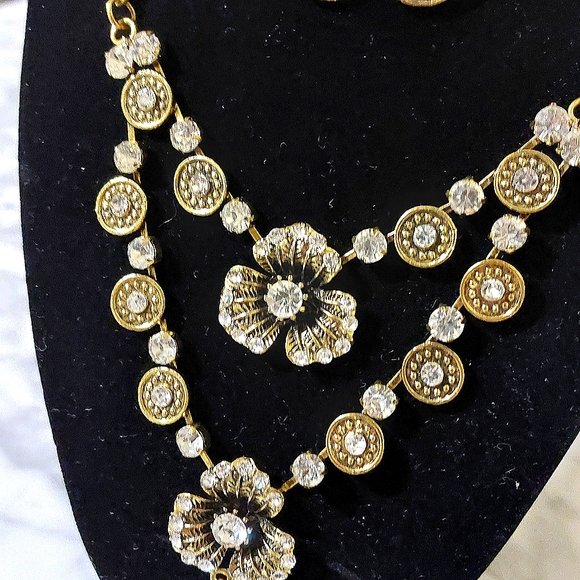 Gold costume jewelry set with yellow rhinestones - Picture 4 of 6